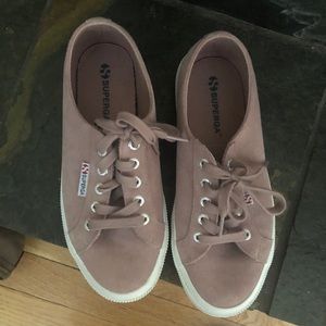 Like new blush suede supergas